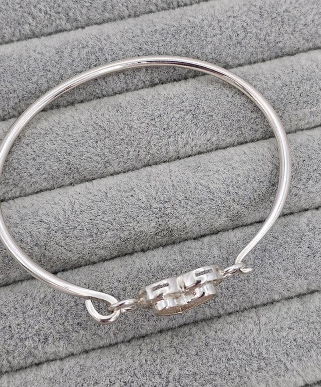 Heart cz hook clasp 925 silver bangle