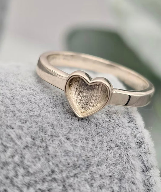 Gold 9k plain heart