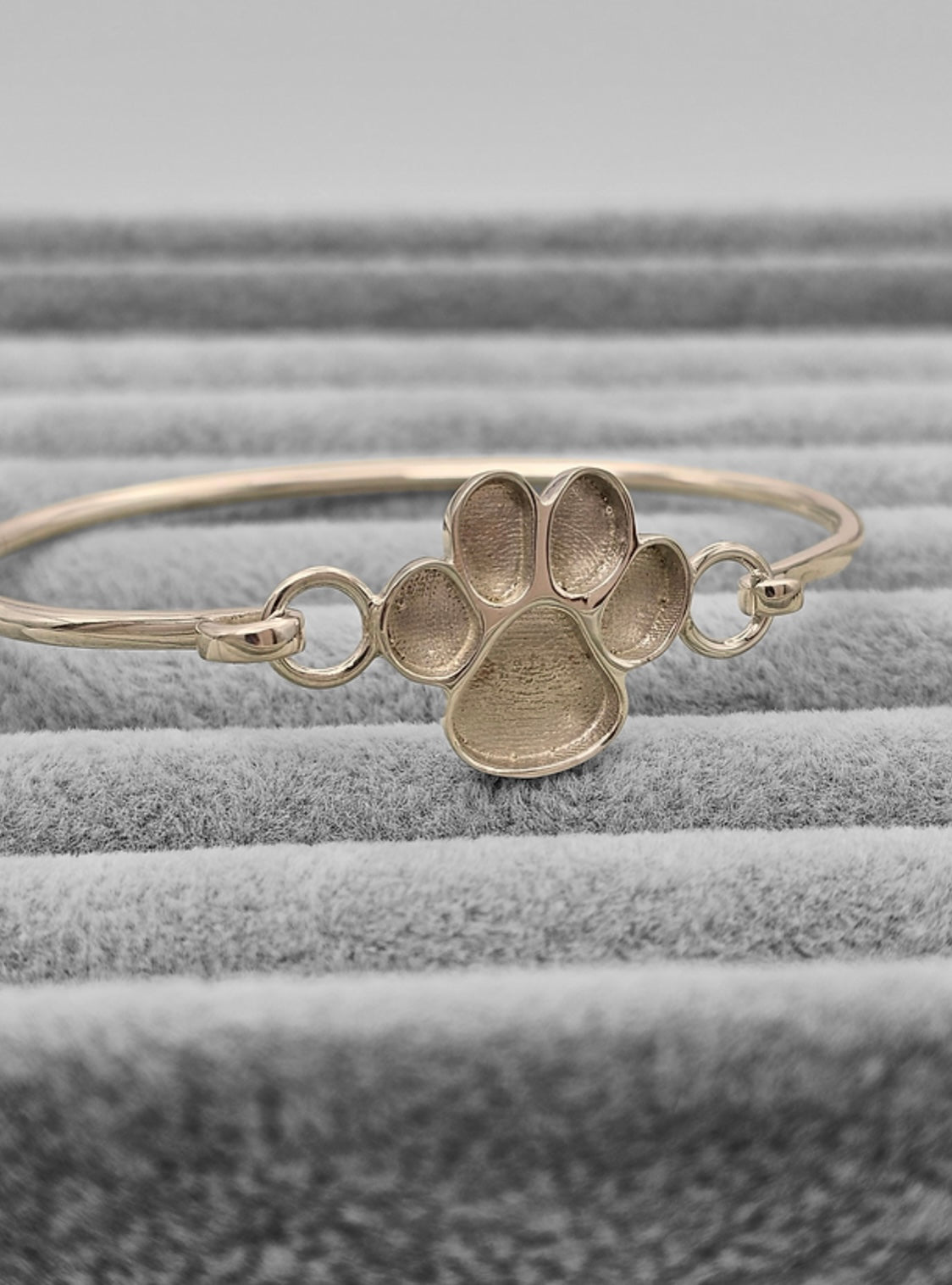 Made to order 9k gold paw print hook clasp bangle