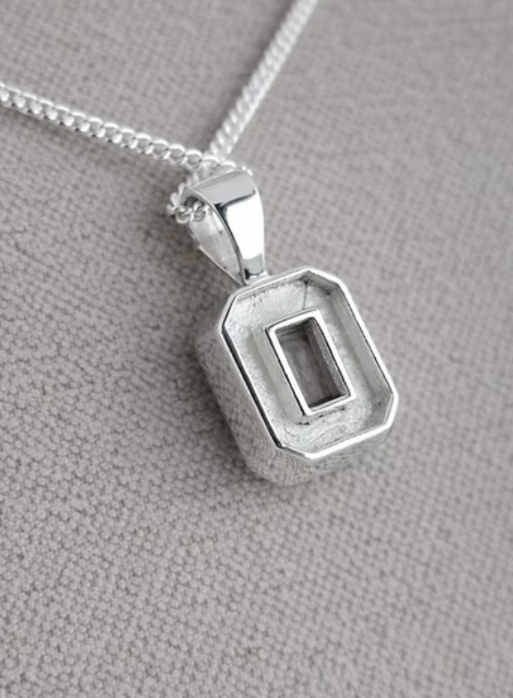 Secretly set silver 925 emerald pendant