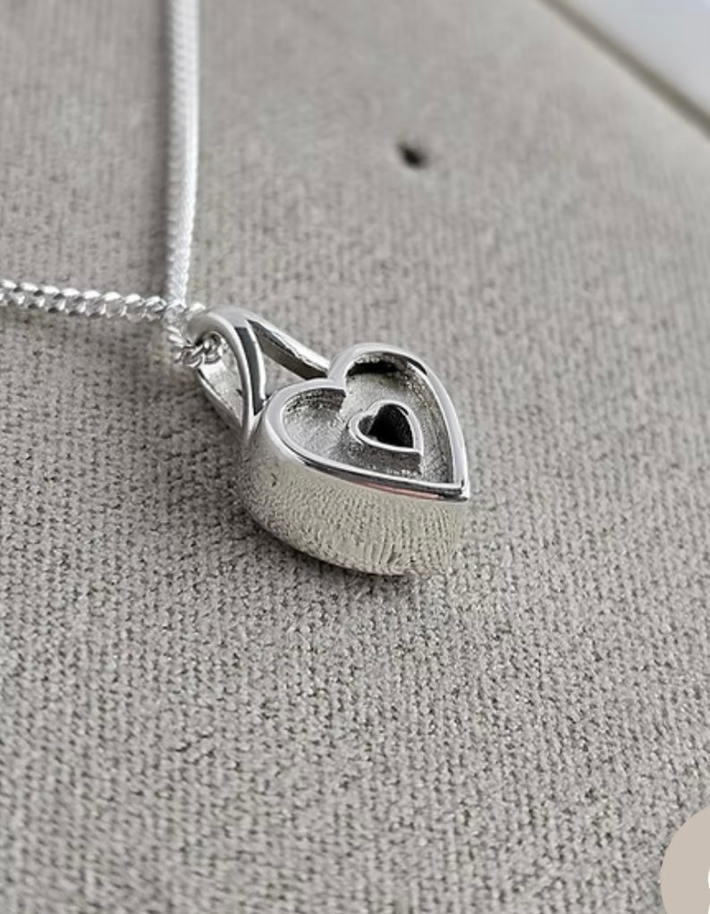 Secretly set heart