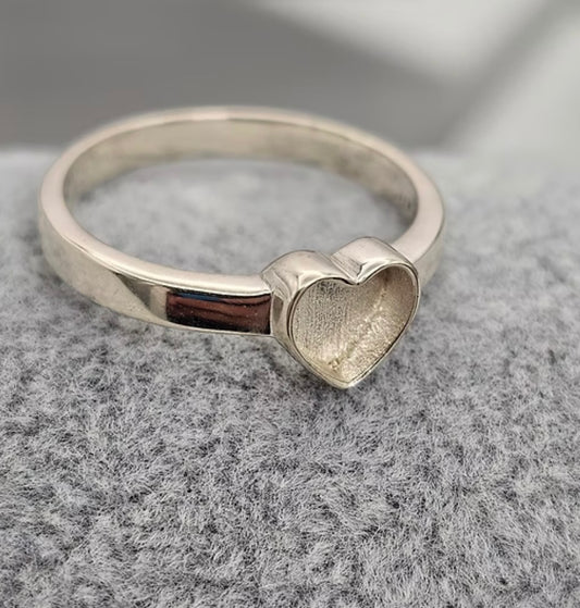 Gold 9k plain heart